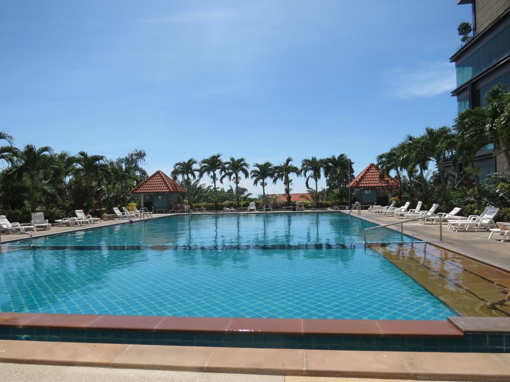 View Talay 6 Suite Apartments Pattaya Exteriör bild