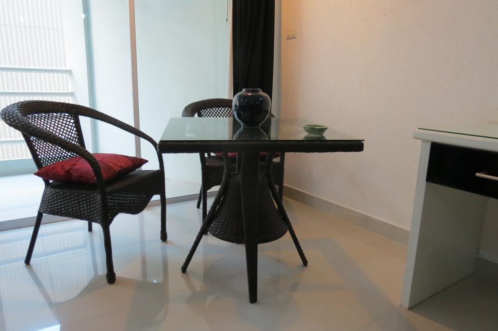 View Talay 6 Suite Apartments Pattaya Rum bild