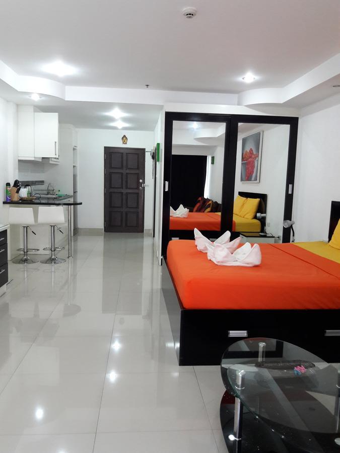 View Talay 6 Suite Apartments Pattaya Exteriör bild
