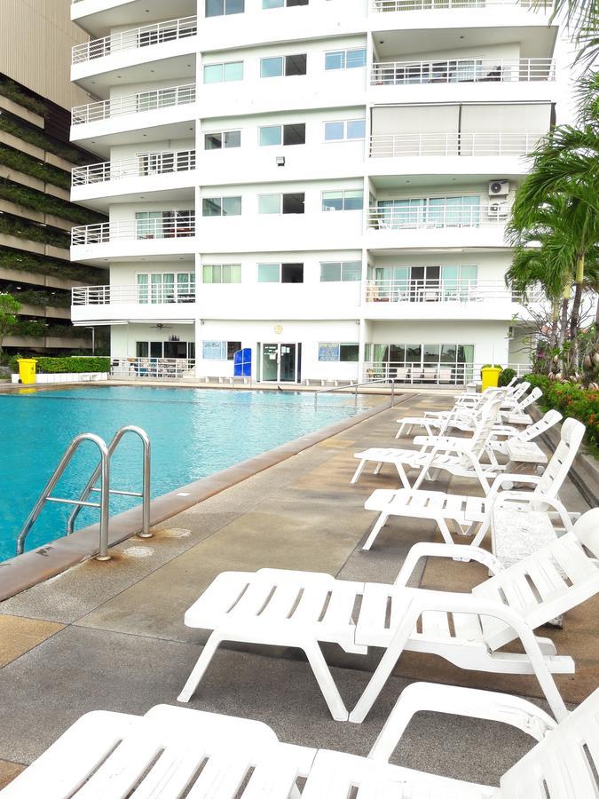 View Talay 6 Suite Apartments Pattaya Exteriör bild