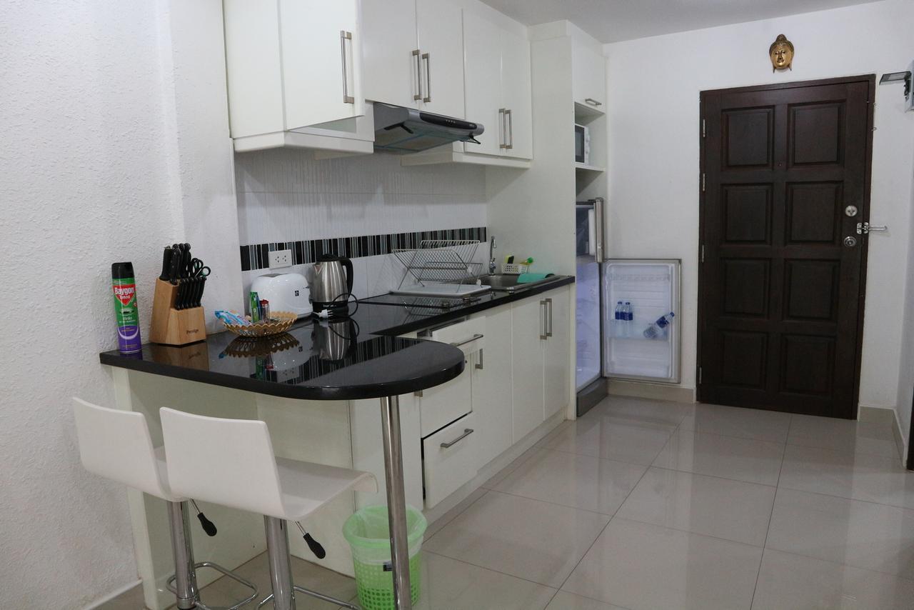 View Talay 6 Suite Apartments Pattaya Exteriör bild