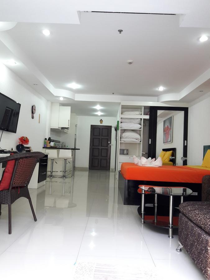 View Talay 6 Suite Apartments Pattaya Exteriör bild